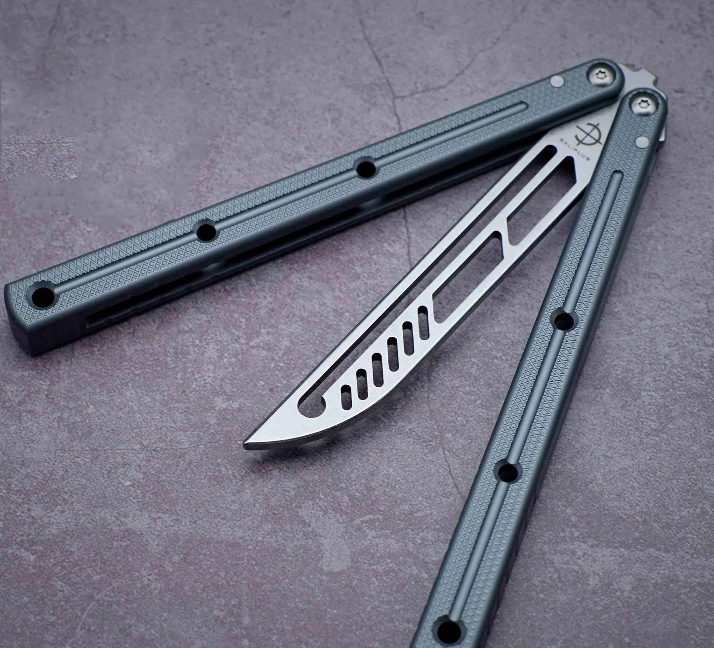 Baliplus Krake Raken (Kraken) V3 Balisong Butterfly Knife Trainer Clone / Dolphin Gray - Winged Edge - Baliplus