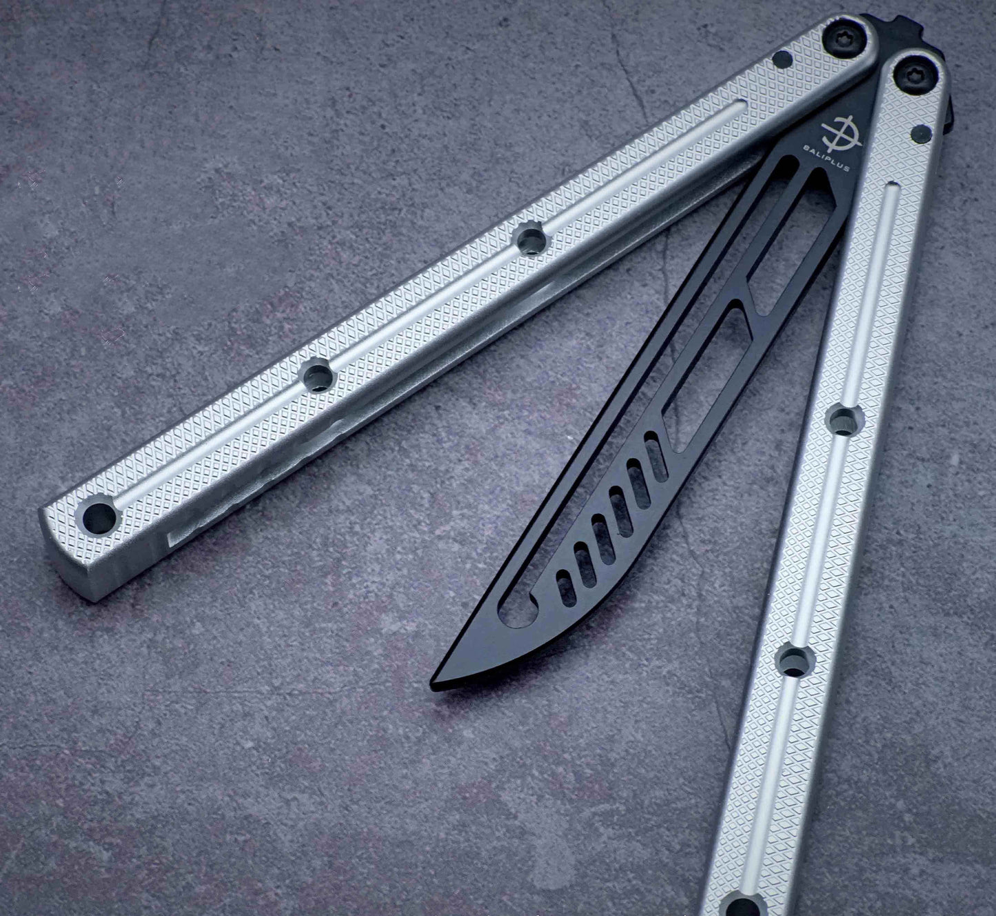 Baliplus Krake Raken (Kraken) V3 Balisong Butterfly Knife Trainer Clone / Snow White & Matte Black Blade - Winged Edge - Baliplus