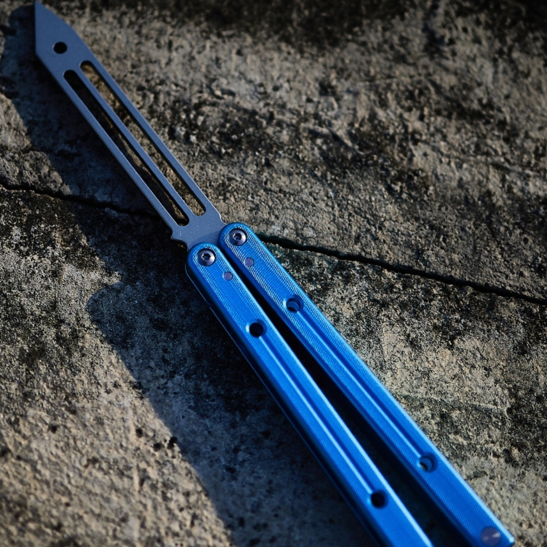 Squid Industries Squid Trainer V4 Balisong Butterfly Trainer – Winged Edge  Butterfly Knives & Balisong Trainers